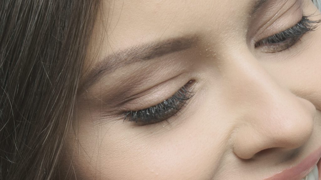 рициново масло като серум за вежди и мигли